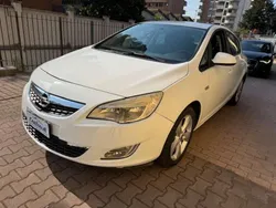 Bianco Usata 2012 Opel Astra Cosmo Tre volumi | 3800 € (Buon prezzo)