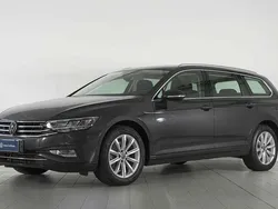 Grigio metallizzato Usata 2023 VW Passat Business Station wagon | 31.800 € (Buon prezzo)