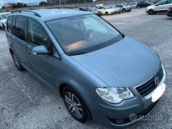 Grigio Usata 2009 VW Touran Monovolume | 6000 € (Molto cara)