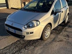 Grigio Usata 2016 Fiat Punto Lounge Tre volumi | 6450 € (Ottimo prezzo)