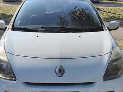 Usata 2012 Renault Clio IV Dynamique Tre volumi | 2700 € (Ottimo prezzo)