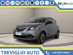 Grigio scuro / metallizzato Usata 2023 Lancia Ypsilon Gold Due volumi | 13.950 € (Buon prezzo)