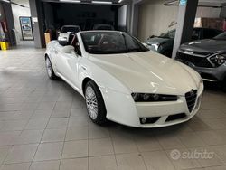 Bianco Usata 2010 Alfa Romeo Spider Cabrio | 16.900 € (Molto cara)