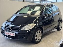 Nero Usata 2010 Mercedes A160 Due volumi | 3890 € (Buon prezzo)