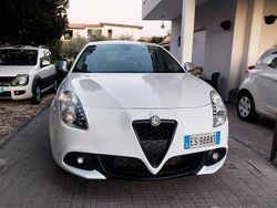 Bianco Usata 2013 Alfa Romeo Giulietta Tre volumi | 5900 € (Ottimo prezzo)