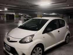 Bianco Usata 2014 Toyota Aygo Edition Due volumi | 5500 € (Buon prezzo)