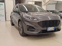 Grigio(met.) Usata 2023 Ford Kuga ST-Line SUV | 22.900 € (Buon prezzo)