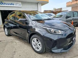 Opera black Nuova 2025 Mazda 2 Center-Line Tre volumi | 21.200 € (Buon prezzo)
