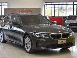 Grigio dravite individual Usata 2022 BMW 318 Sport Line Station wagon | 27.000 € (Buon prezzo)