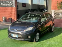 Grigio Usata 2010 Ford Fiesta Due volumi | 4499 € (Cara)