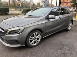 Grigio Usata 2017 Mercedes A180 Business Tre volumi | 13.500 € (Buon prezzo)