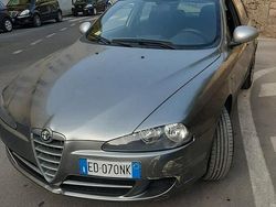 Grigio Usata 2010 Alfa Romeo 147 Due volumi | 4900 € (Molto cara)