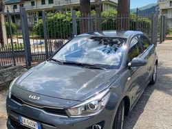 Grigio Usata 2022 Kia Rio Style Tre volumi | 14.700 € (Buon prezzo)