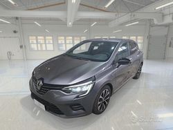 Grigio Usata 2023 Renault Clio V Techno Tre volumi | 12.600 € (Buon prezzo)