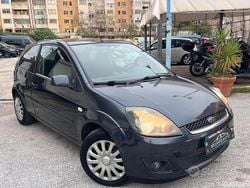 Grigio Usata 2007 Ford Fiesta Titanium Tre volumi | 3200 € (Buon prezzo)