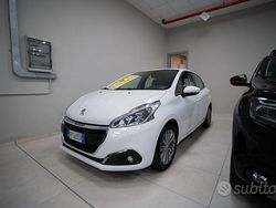 Other Usata 2018 Peugeot 208 Allure Due volumi | 9900 € (Buon prezzo)