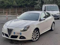 Usata 2011 Alfa Romeo Giulietta Tre volumi | 6990 € (Buon prezzo)