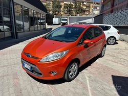 Arancione Usata 2012 Ford Fiesta Titanium Due volumi | 2500 € (Ottimo prezzo)