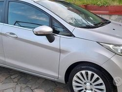 Usata 2009 Ford Fiesta Titanium Tre volumi | 3999 € (Buon prezzo)