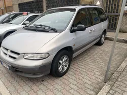 Grigio Usata 2000 Chrysler Voyager Monovolume | 2950 €