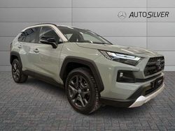 Grigio / metallizzato Usata 2023 Toyota RAV4 Hybrid Style SUV | 34.900 € (Molto cara)