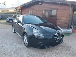 Nero Usata 2013 Alfa Romeo Giulietta Exclusive Tre volumi | 5900 € (Buon prezzo)