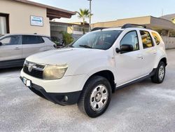 Bianco Usata 2011 Dacia Duster Lauréate Station wagon | 3900 € (Ottimo prezzo)
