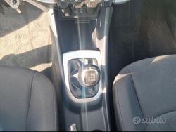 Nero Usata 2017 Kia Rio Due volumi | 8200 € (Buon prezzo)
