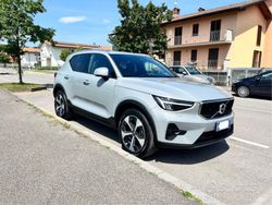 Grigio Usata 2024 Volvo XC40 SUV | 30.000 €