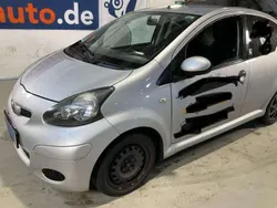 Argento Usata 2011 Toyota Aygo Edition Due volumi | 2300 € (Super prezzo)