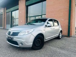 Argento Usata 2009 Dacia Sandero Due volumi | 2500 € (Buon prezzo)