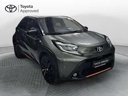 Cardamom green & black Usata 2022 Toyota Aygo Limited Due volumi | 16.000 € (Buon prezzo)