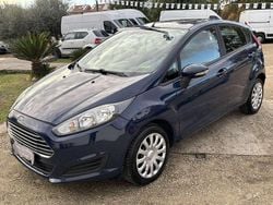 Blu/azzurro Usata 2015 Ford Fiesta Tre volumi | 7000 € (Buon prezzo)