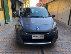 Carta da zucchero Usata 2011 Renault Clio II Dynamique Tre volumi | 5200 € (Buon prezzo)