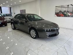 Grigio Usata 2010 Alfa Romeo 159 Progression Tre volumi | 6990 € (Molto cara)