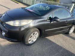 Usata 2007 Peugeot 207 CC Cabrio | 3900 € (Buon prezzo)