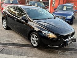 Nero Usata 2016 Volvo V40 Momentum Tre volumi | 6999 € (Buon prezzo)