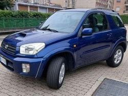 Blu/azzurro Usata 2002 Toyota RAV4 SUV | 4500 € (Buon prezzo)