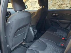 Usata 2019 Jeep Cherokee SUV | 17.000 € (Buon prezzo)