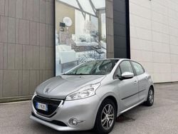Viola Usata 2013 Peugeot 208 Active Due volumi | 5200 € (Buon prezzo)