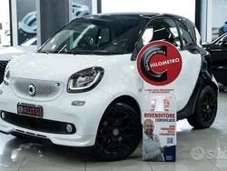 Bianco perlato metallizzato Usata 2019 Smart ForTwo Cabrio Superpassion Cabrio | 15.999 € (Ottimo prezzo)