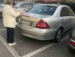 Usata 2004 Mercedes C220 Avantgarde Tre volumi | 2490 € (Super prezzo)