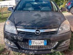 Nero Usata 2010 Opel Astra GTC Coupé | 1800 € (Super prezzo)