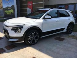 Bianco Nuova 2025 Kia Niro Style SUV | 30.900 € (Buon prezzo)