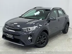 Grigio scuro Usata 2020 Kia Stonic Style SUV | 13.550 € (Buon prezzo)