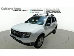 Bianco(met.) Usata 2015 Dacia Duster Lauréate SUV | 9500 € (Buon prezzo)