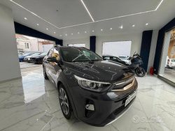 Grigio Usata 2018 Kia Stonic SUV | 12.999 € (Buon prezzo)