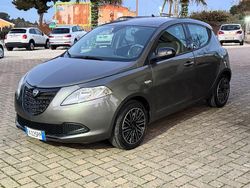 Grigio Usata 2015 Lancia Ypsilon Silver Due volumi | 6800 € (Buon prezzo)