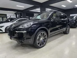 Nero Usata 2016 Porsche Cayenne Platinum Edition SUV | 35.900 € (Cara)