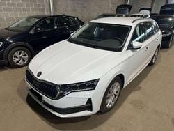 Bianco Usata 2024 Skoda Octavia Style Station wagon | 28.500 € (Buon prezzo)